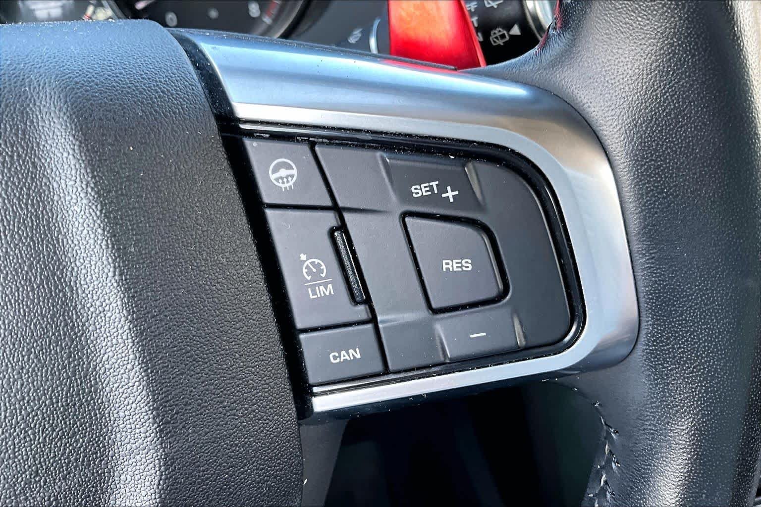 Used 2018 Fuji White Land Rover SE image 20