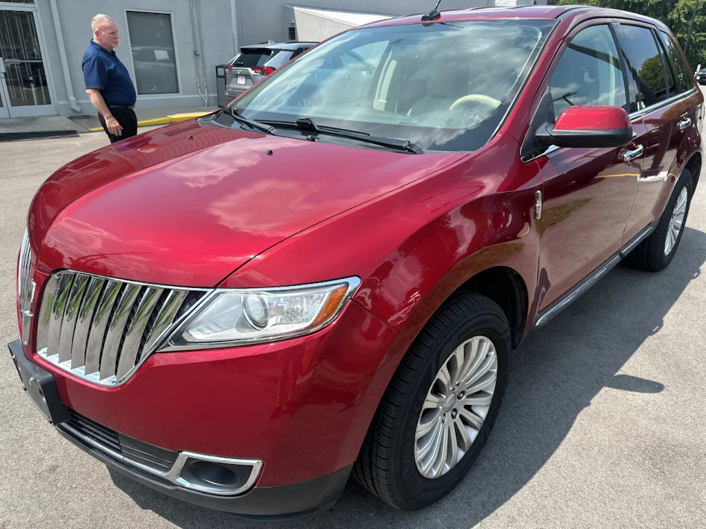 Used 2014 Ruby Red Metallic Tinted Clearcoat Lincoln Base image 3