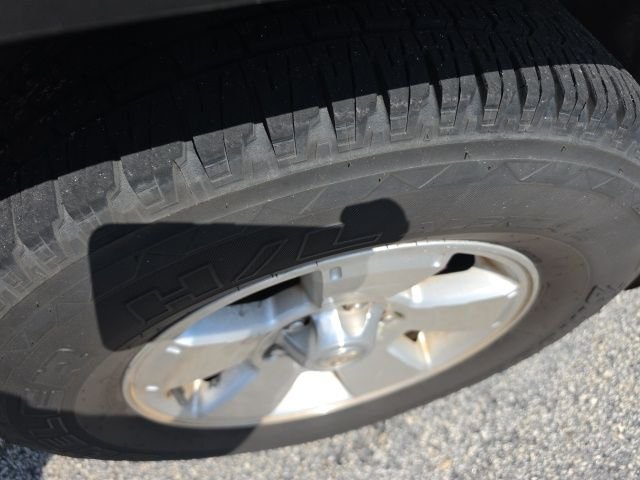 Used 2005 Black Toyota SR5 image 2