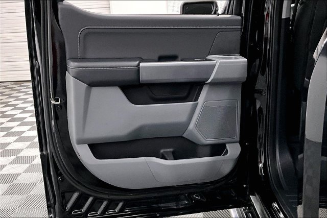 Used 2024 Agate Black Metallic Ford XLT image 21