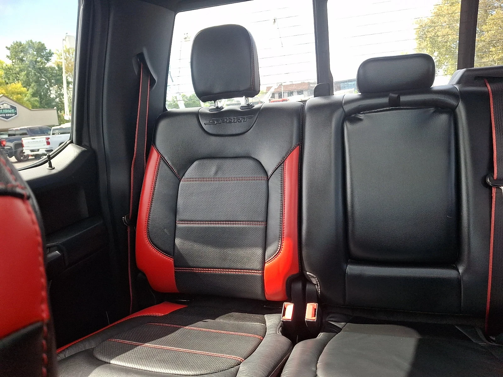Used 2019 Magnetic Metallic   J7 Ford LARIAT image 18