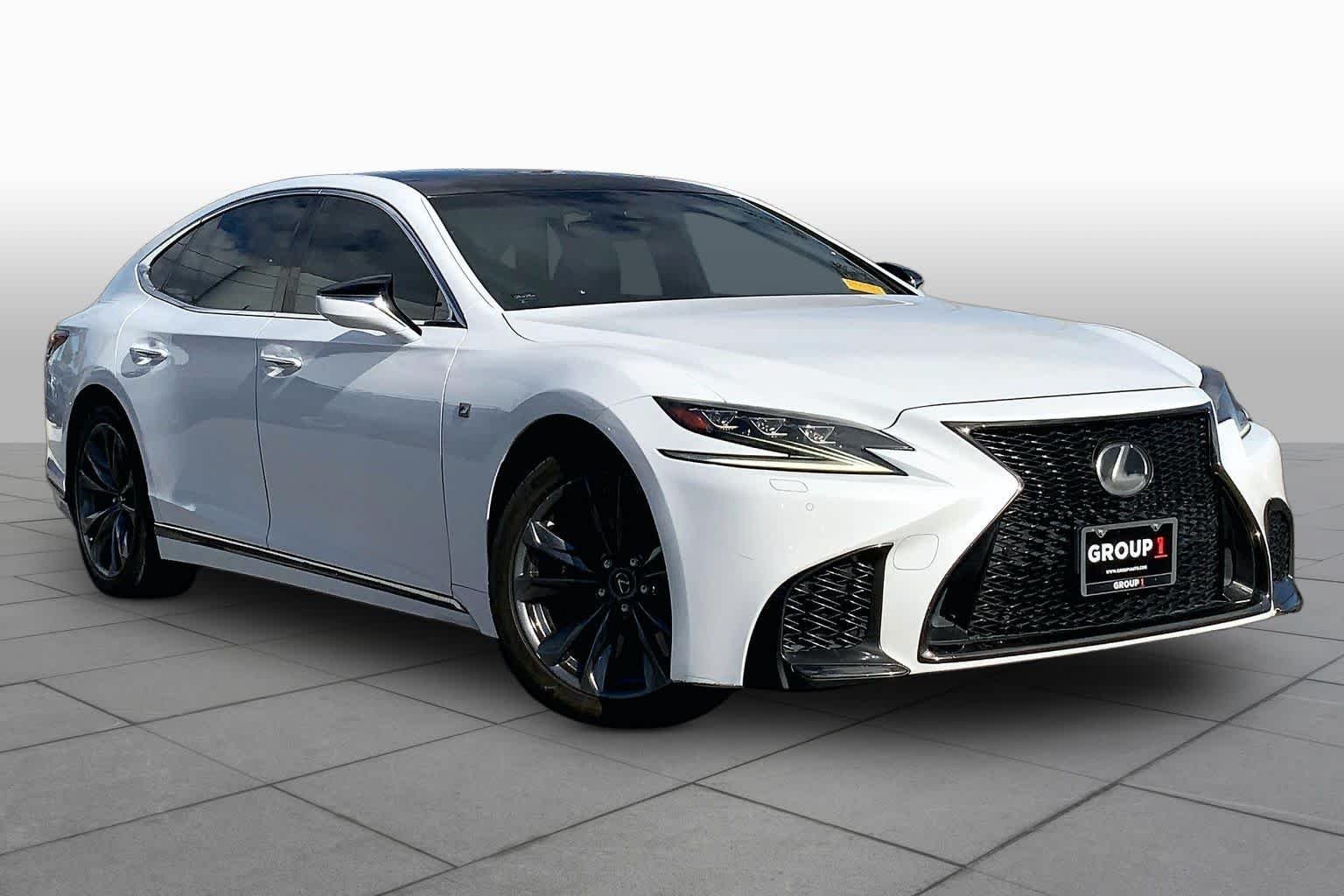 Used 2018 Ultra White Lexus  image 3