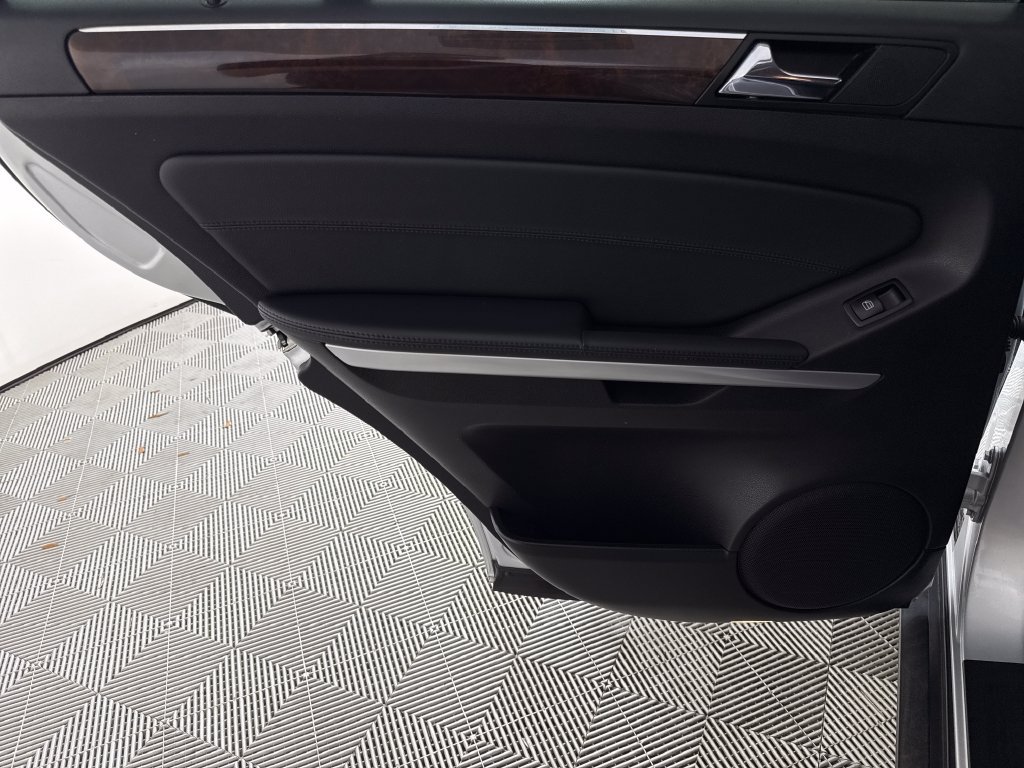 2010 Mercedes-Benz M-Class ML350 - Photo 11