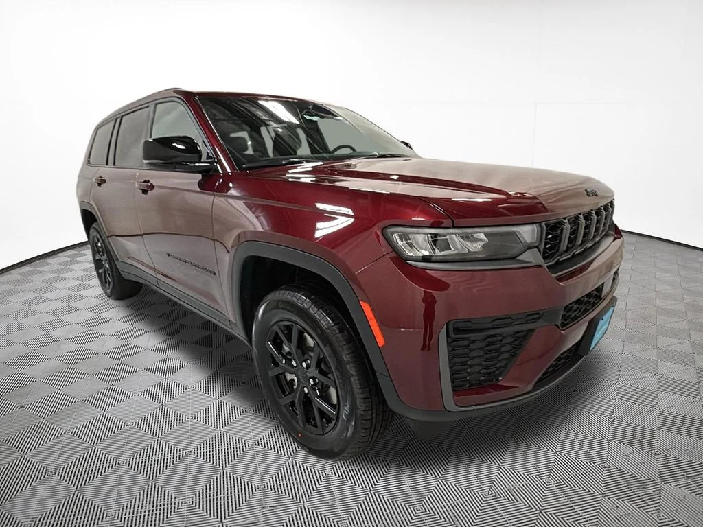 New 2026 Velvet Red Pearl-Coat Exterior Paint Jeep Altitude image 4