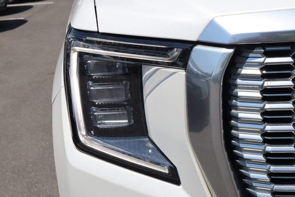 Used 2021 WHITE FROST TRICOAT GMC Denali image 9