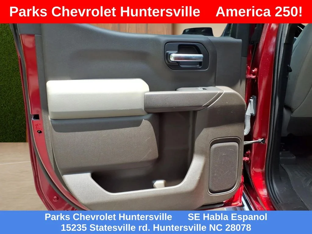 Used 2022 Red Chevrolet LT image 26