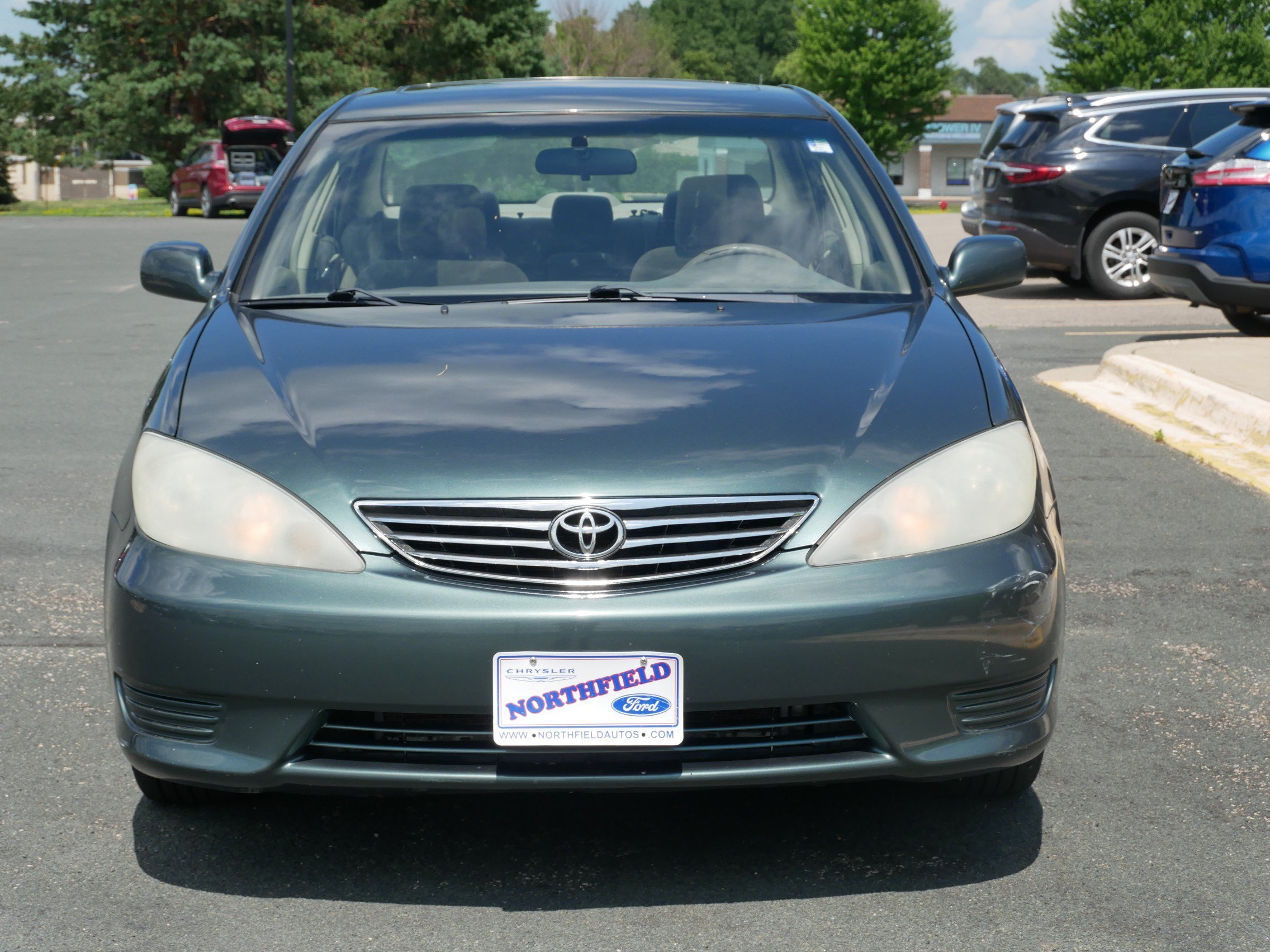 Used 2005 Gray Toyota LE image 3