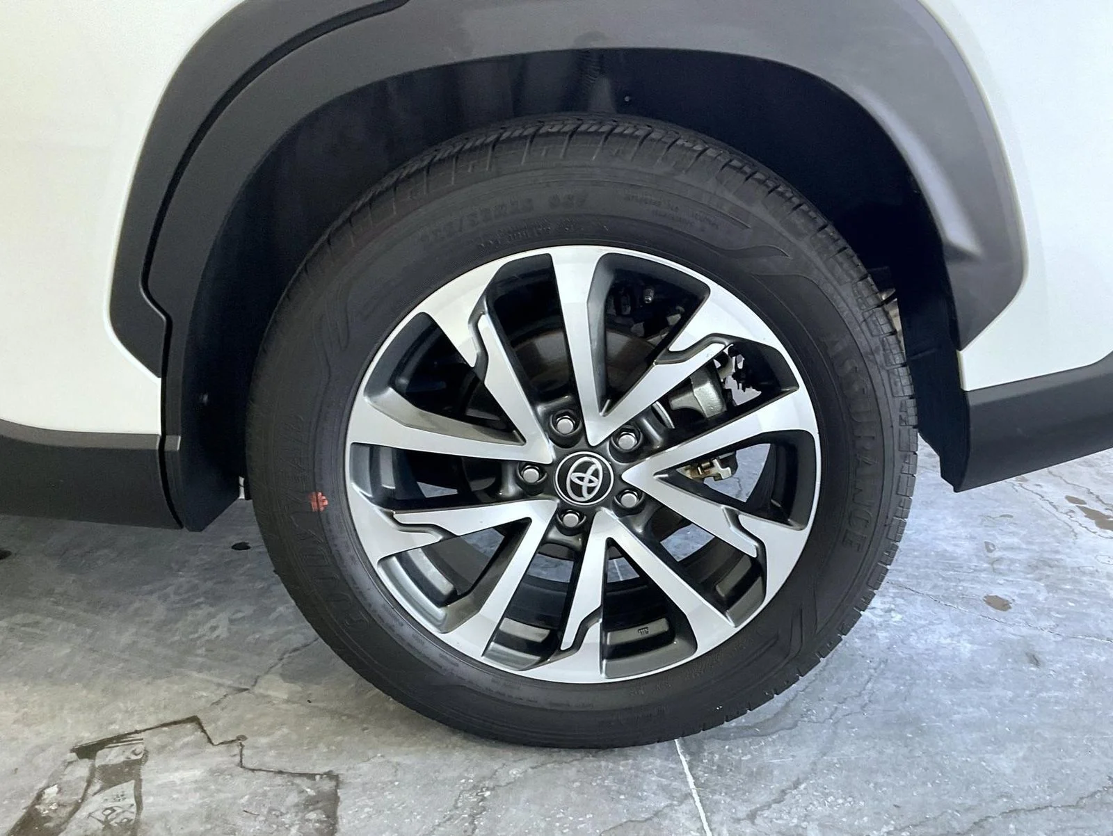 Used 2024 Beige Toyota XLE image 22