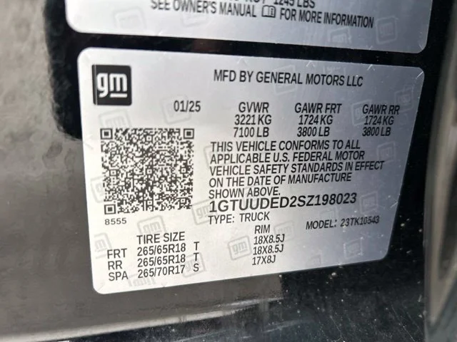 Used 2025 Onyx Black GMC SLT image 21