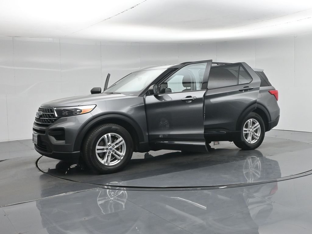 Certified Used 2023 Gray Ford XLT image 6