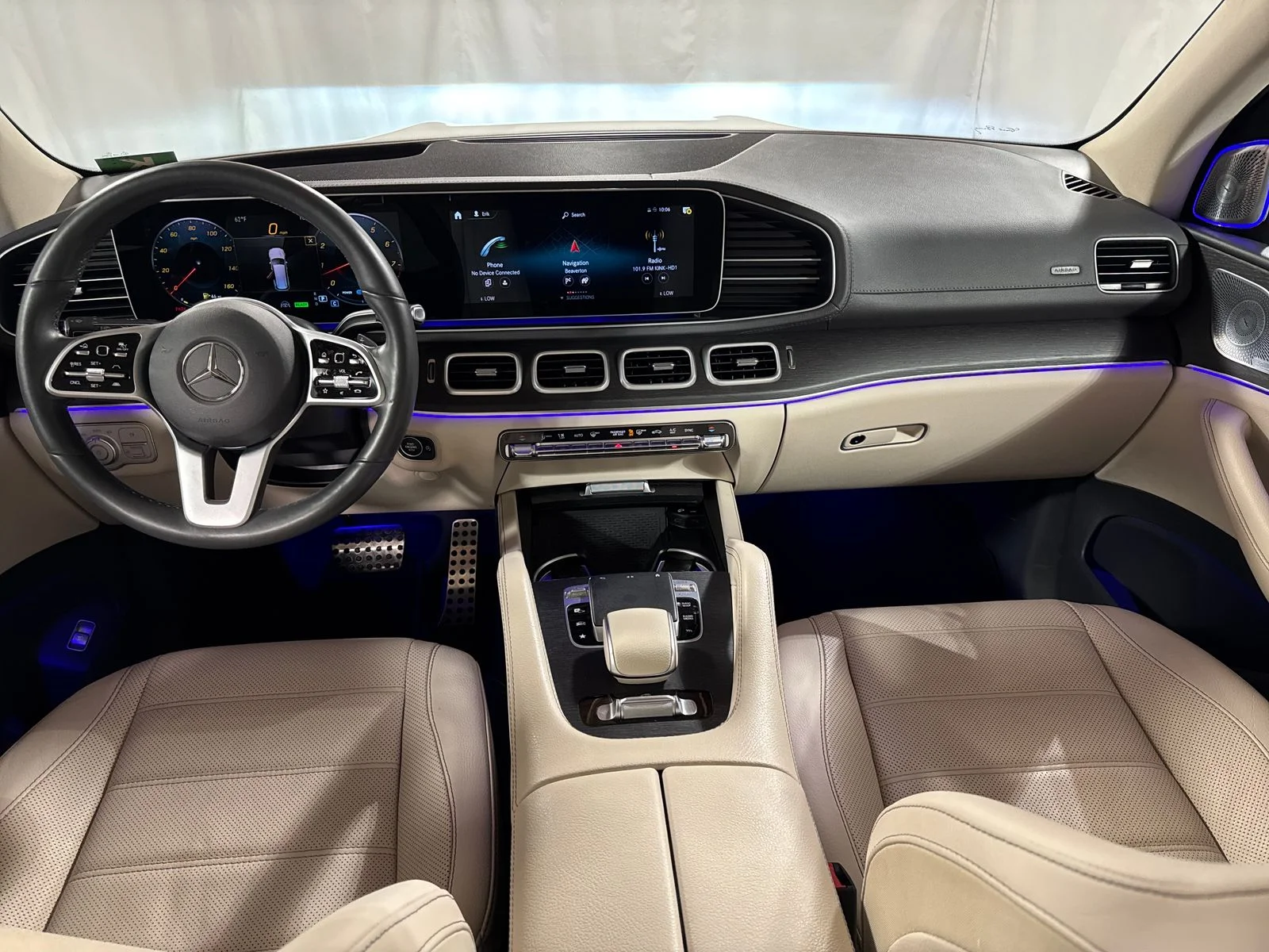 Used 2020 White Mercedes-Benz GLS 580 4MATIC® image 4
