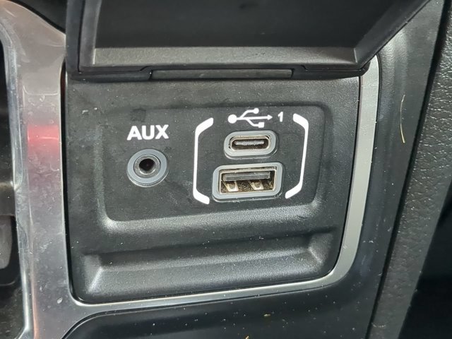 Certified Used 2024  Jeep Sport S image 23