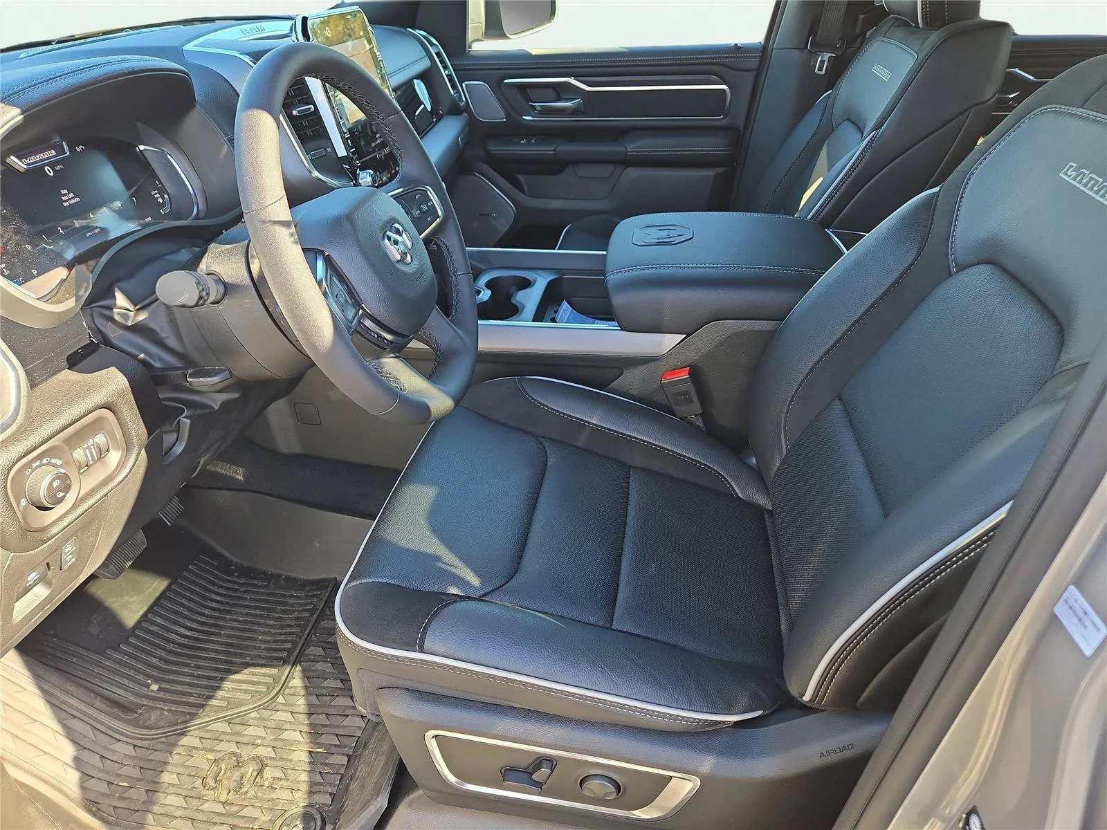 2026 RAM 1500 Laramie - Photo 15