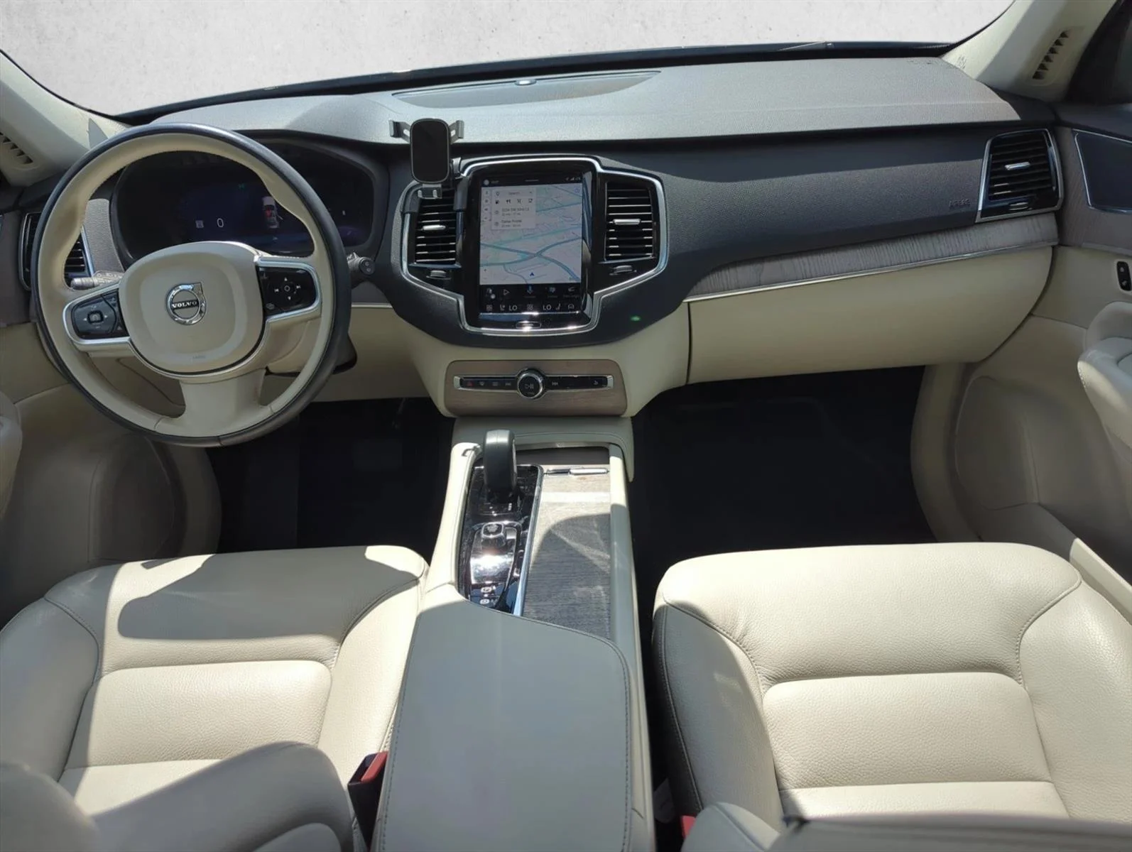 Used 2024 Blue Volvo Plus Bright Theme image 18
