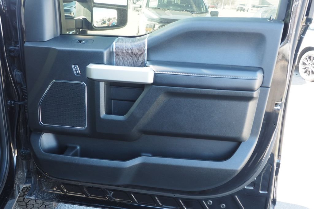 Used 2019 Black Ford Lariat image 24