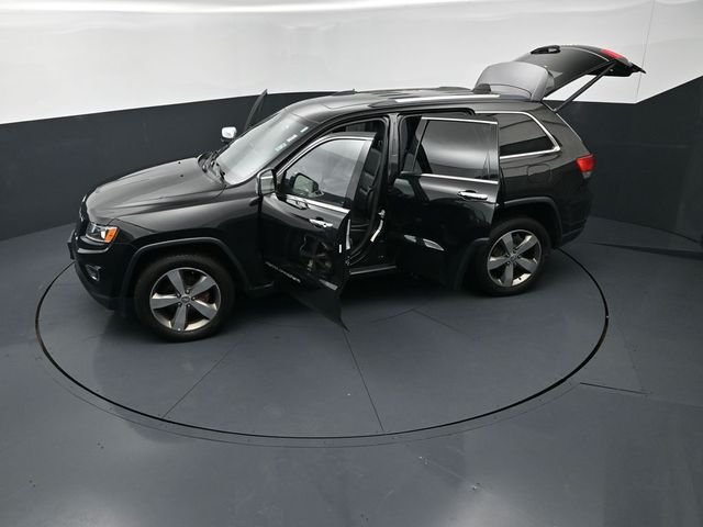 Used 2015 Black Jeep Limited image 27