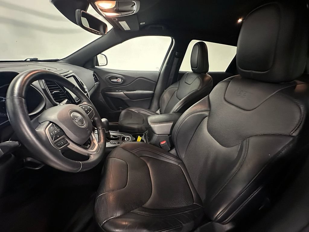 Used 2019  Jeep High Altitude image 3