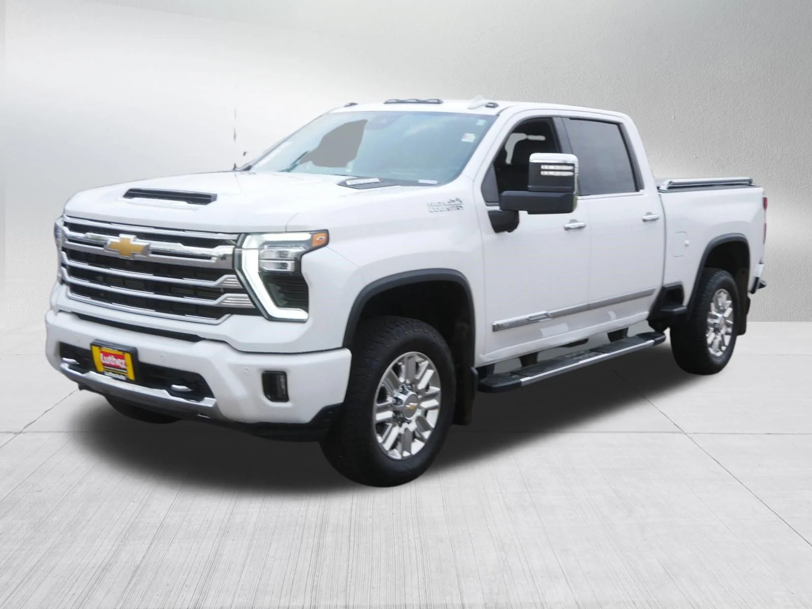 Used 2025 Iridescent Pearl Tricoat Chevrolet High Country image 3