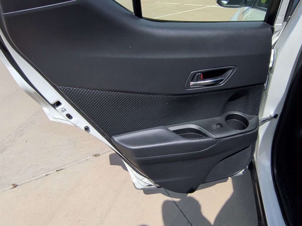 Used 2020 White Toyota LE image 31