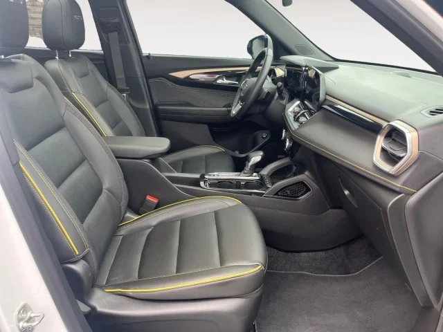 Used 2024 Summit White Chevrolet ACTIV image 13