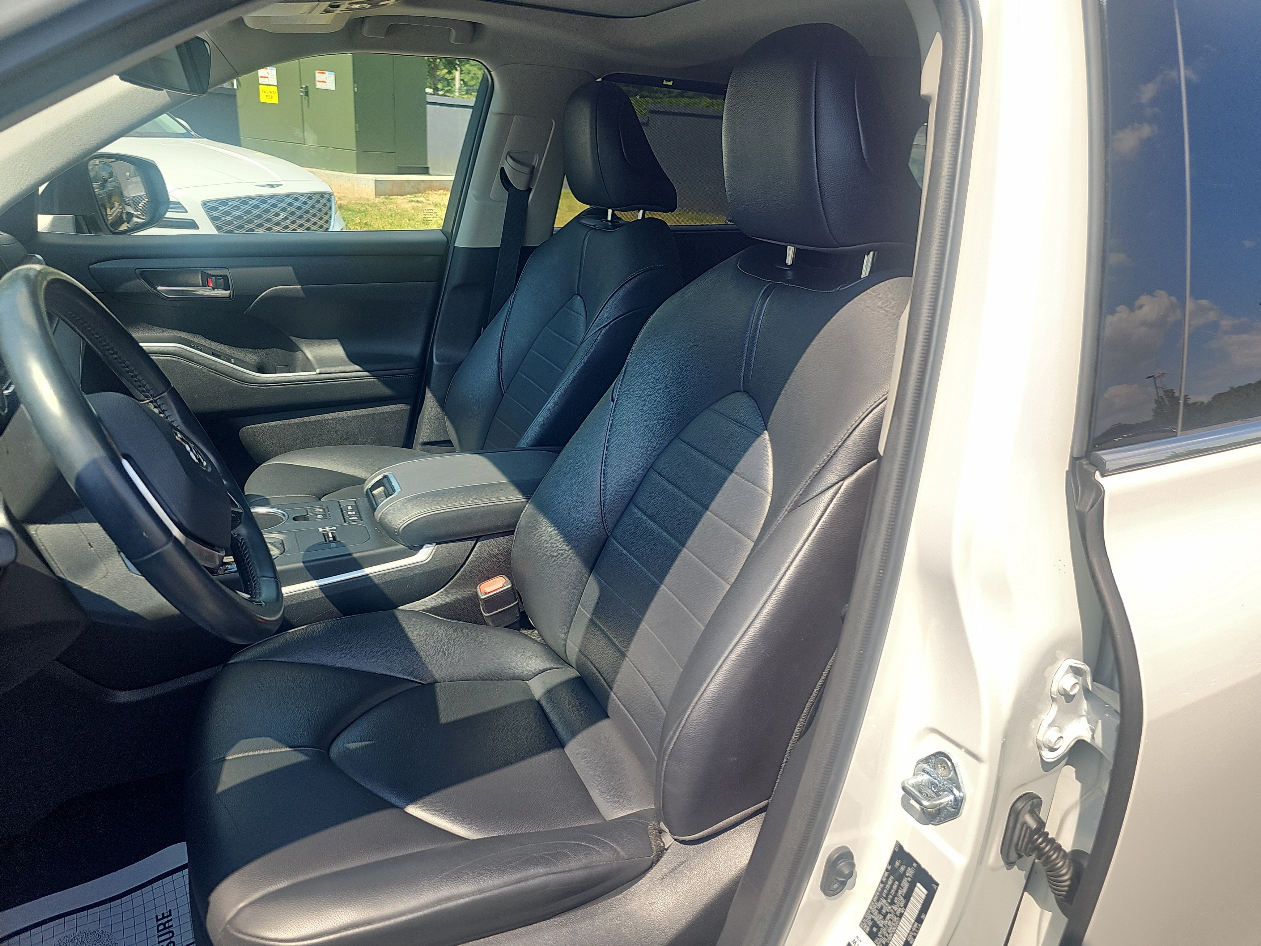 Used 2021 Blizzard Pearl Toyota Hybrid XLE image 14