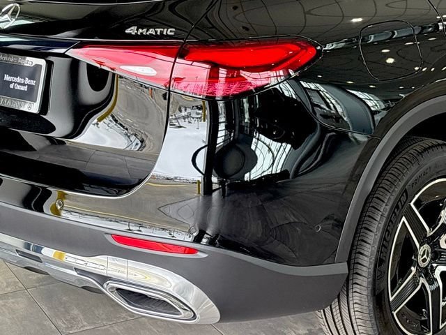 New 2026 Black Mercedes-Benz GLC 300 image 34