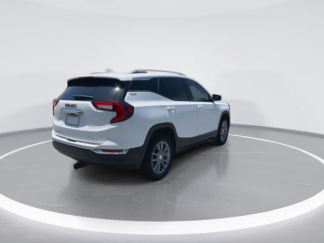 Used 2024  GMC SLT image 8