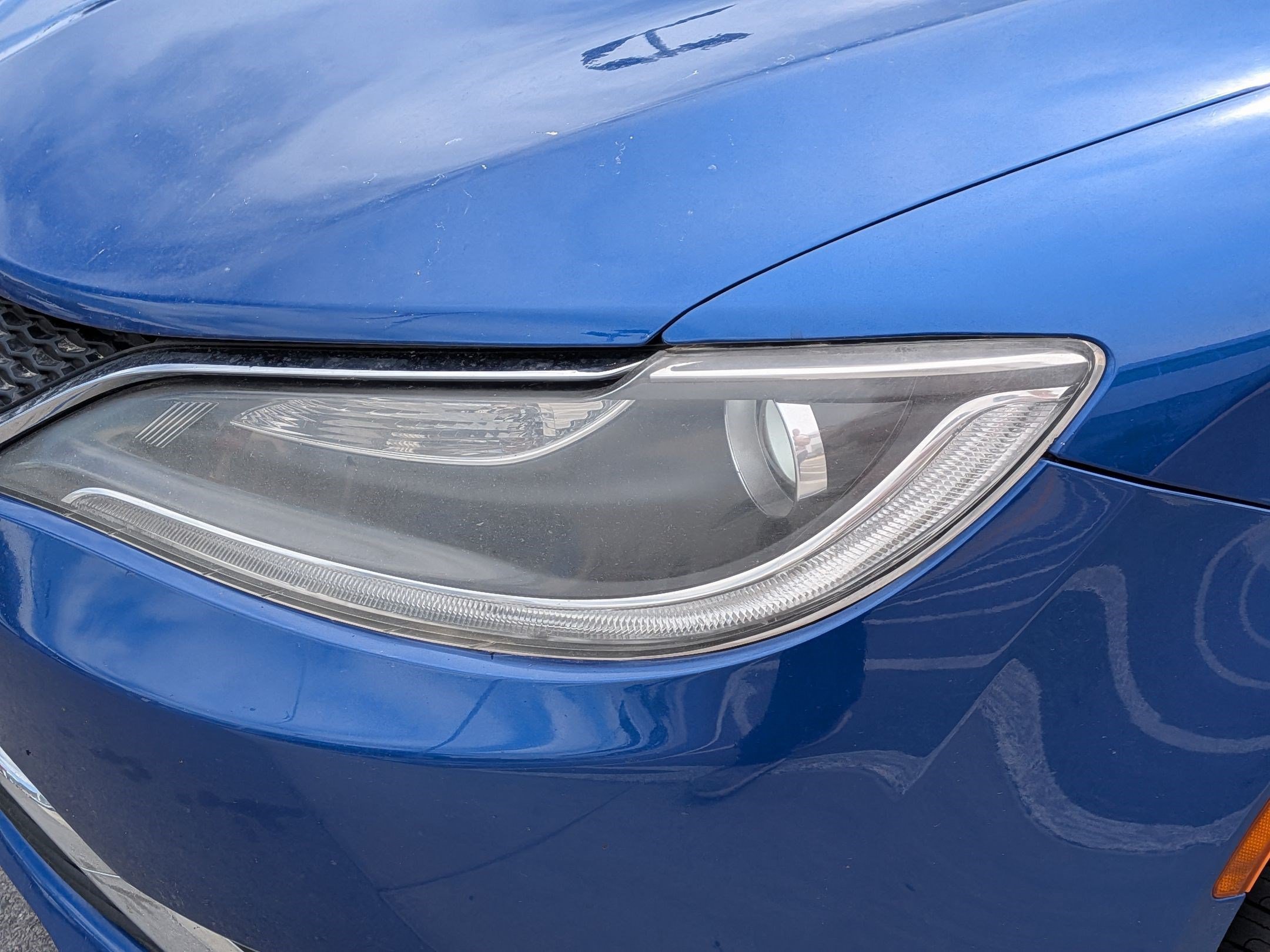 Used 2016 Vivid Blue Pearlcoat Chrysler Limited image 9