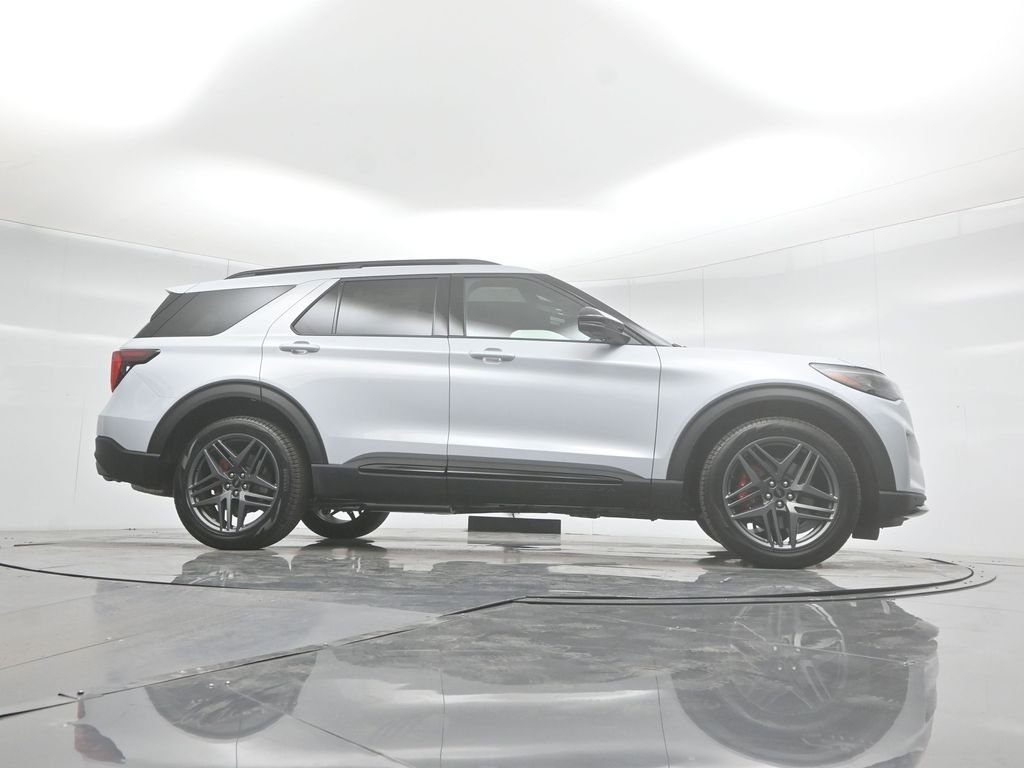 New 2026 Space White Metallic Ford ST image 3