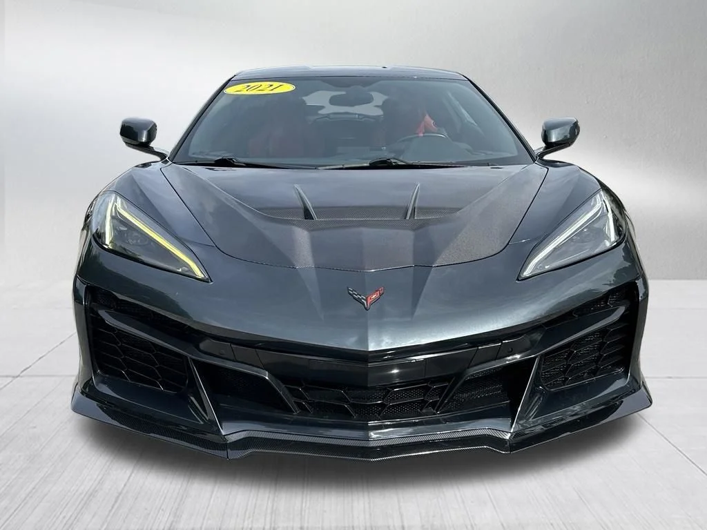 Used 2021 Gray Chevrolet Stingray image 3