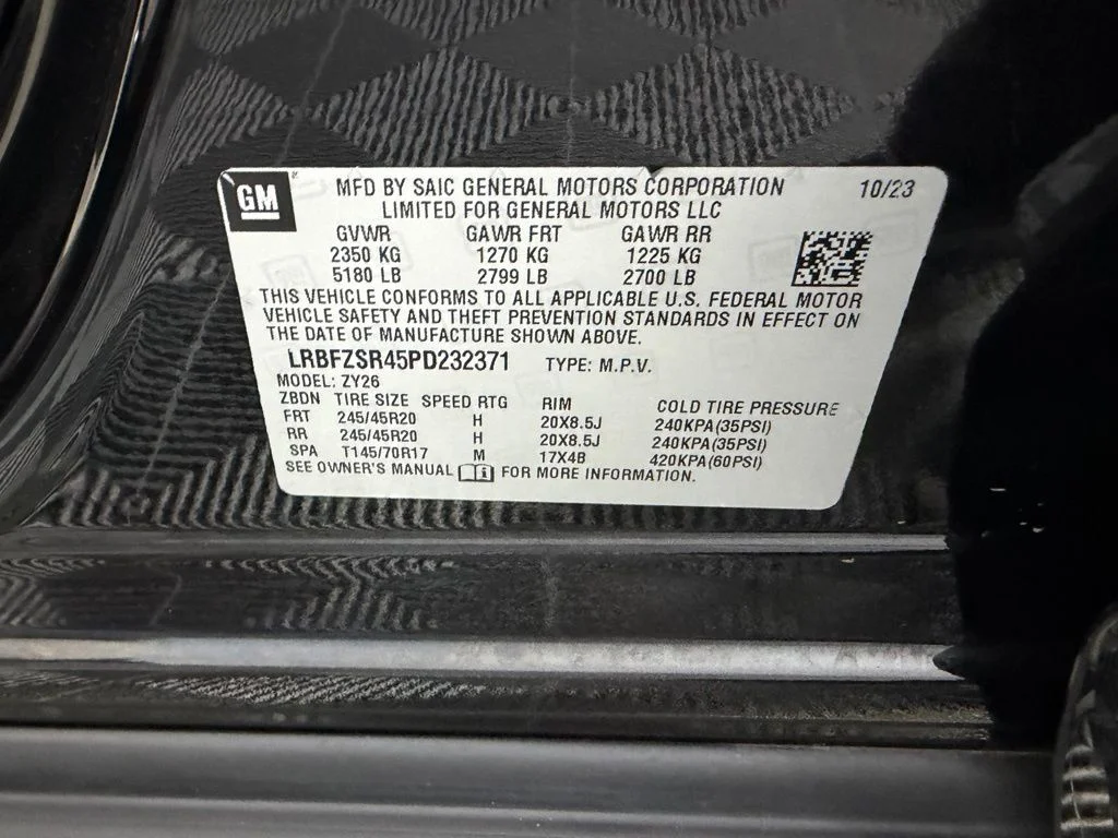 Certified Used 2023 Black Buick Avenir image 41