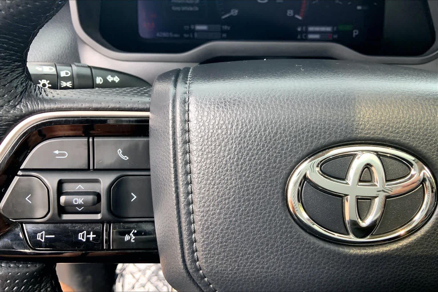 Used 2023 Ice Cap Toyota Limited Hybrid image 24