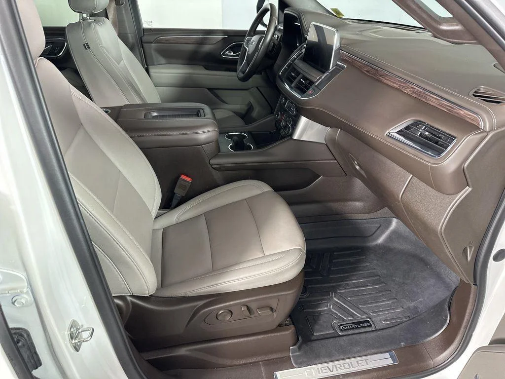 Used 2023 Pearl Chevrolet Z71 image 6
