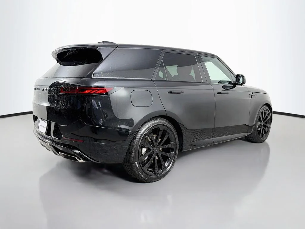 New 2027 Santorini Black Land Rover Dynamic SE image 5