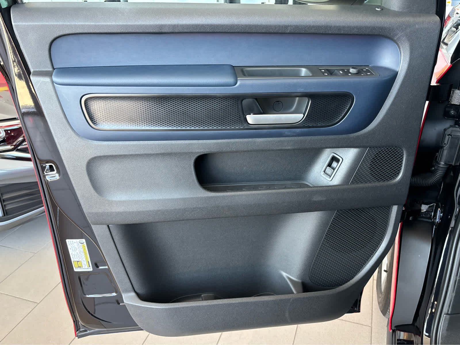 2025 Volkswagen ID. Buzz PRO S - Photo 14