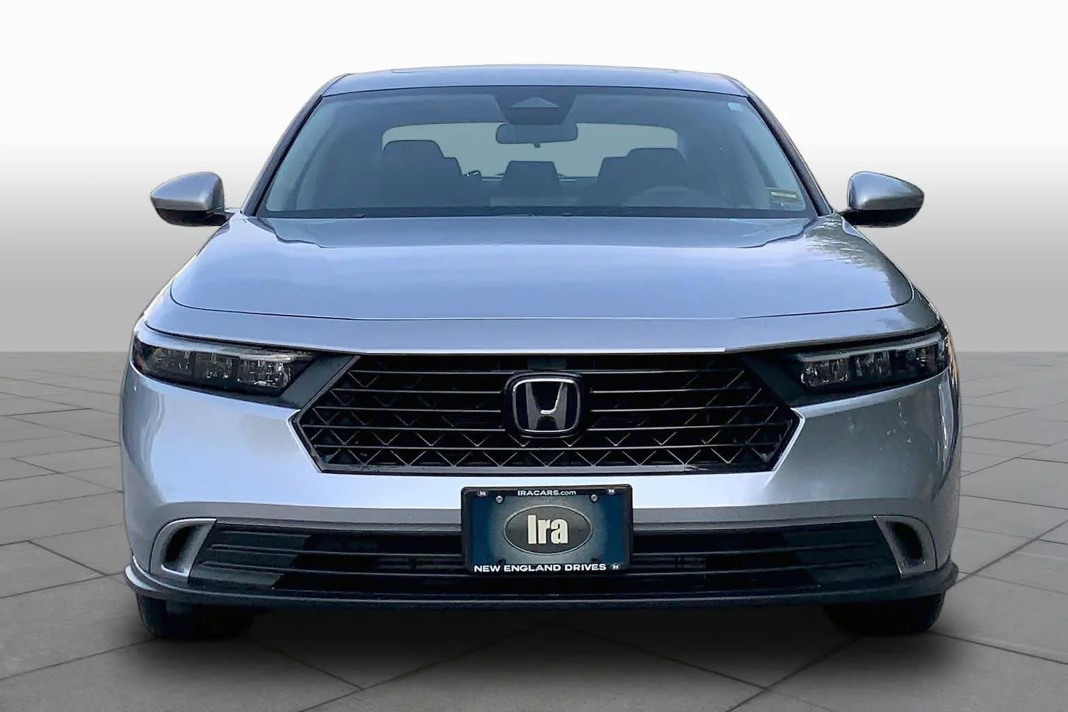Certified Used 2024 Solar Silver Metallic Honda EX image 4