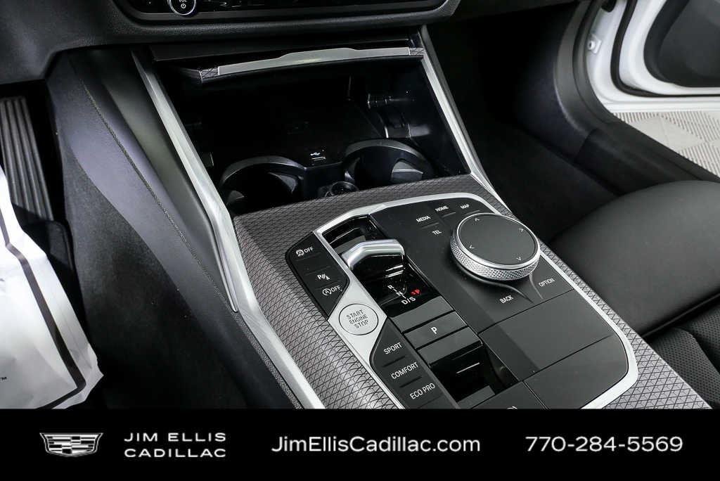 2025 BMW 3 Series 330i - Photo 17