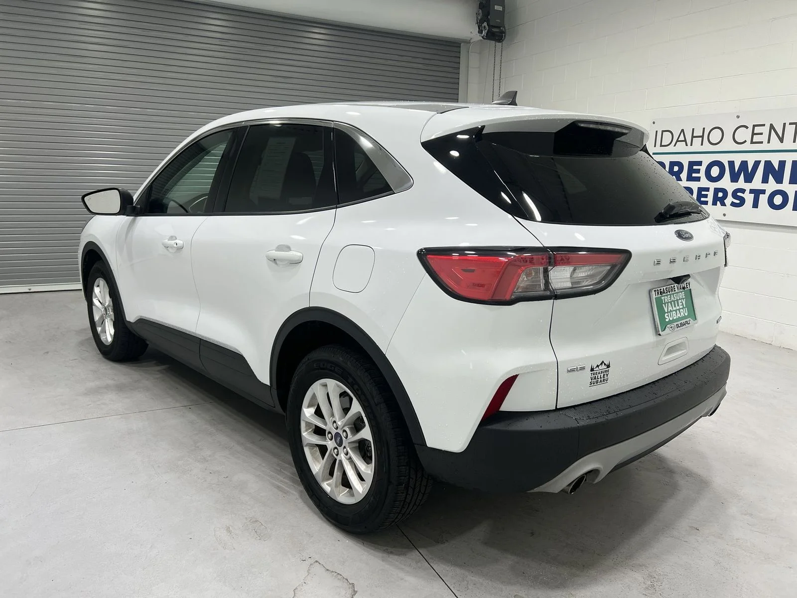 Used 2022 White Ford SE image 6