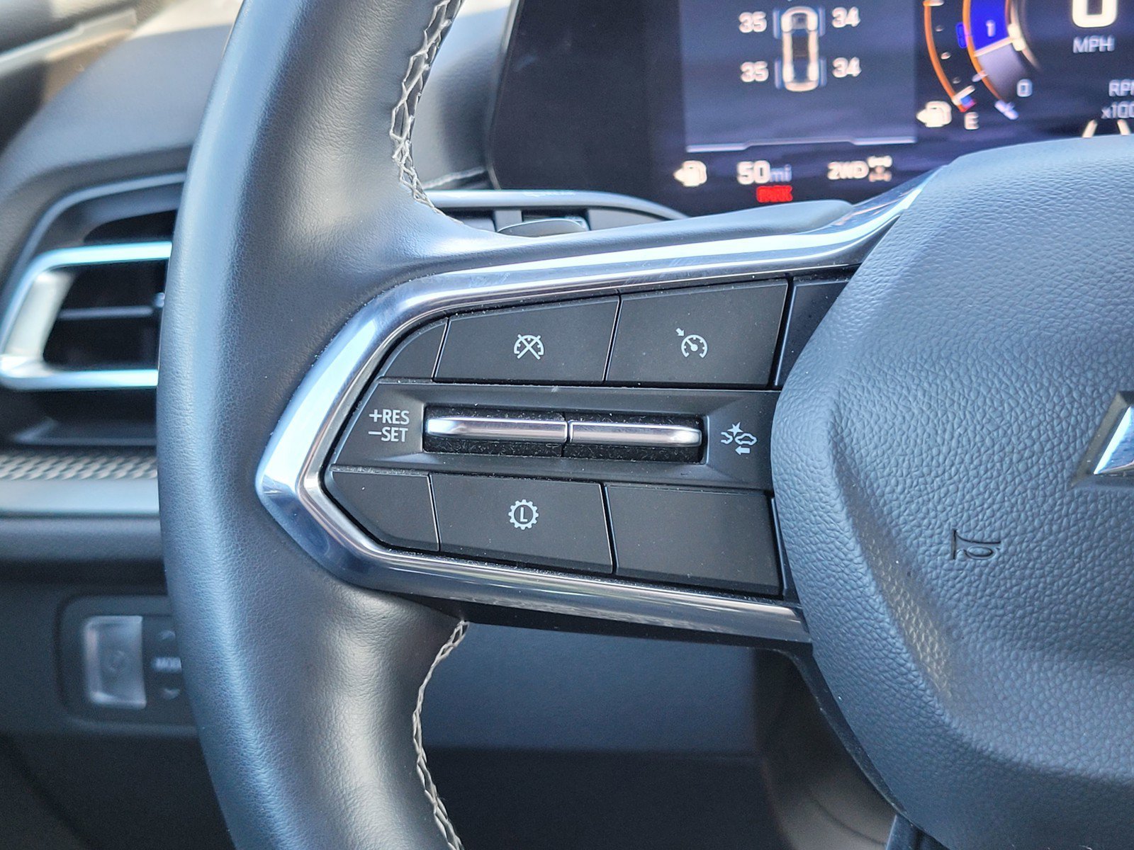 Used 2025 Sterling Gray Metallic Chevrolet AWD LT image 25