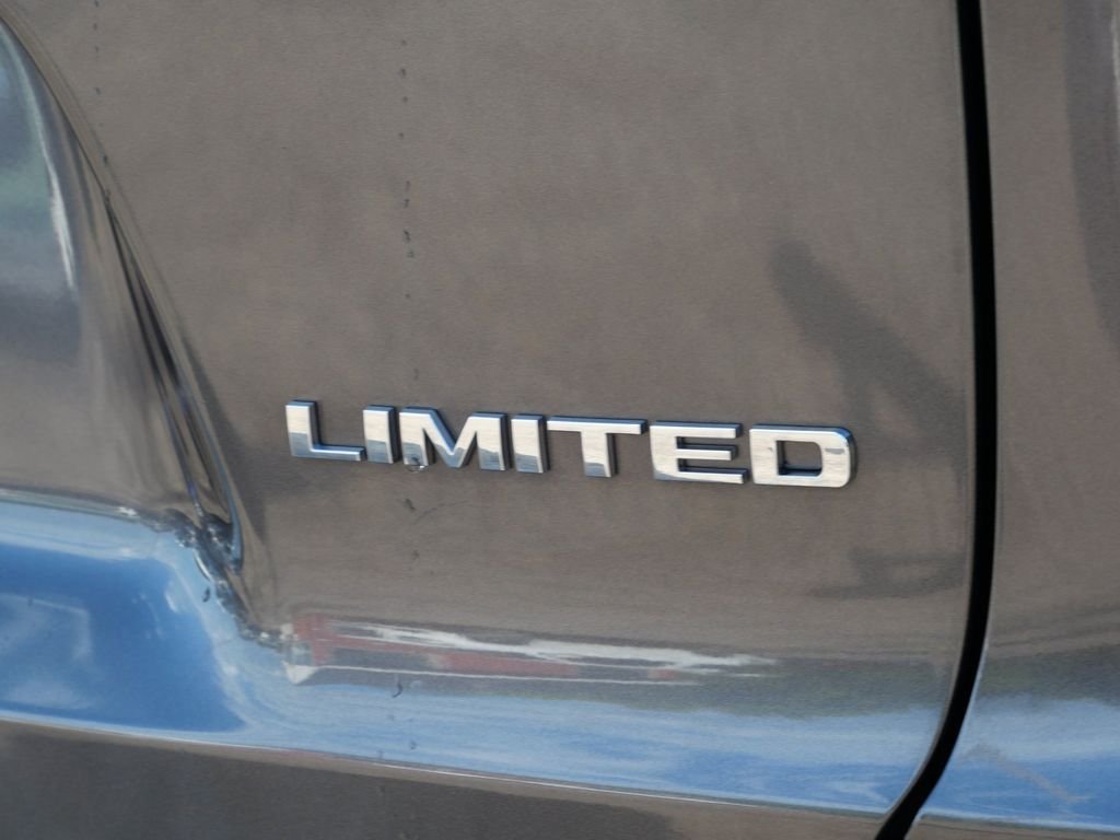 Certified Used 2020 Gray Jeep Limited image 8