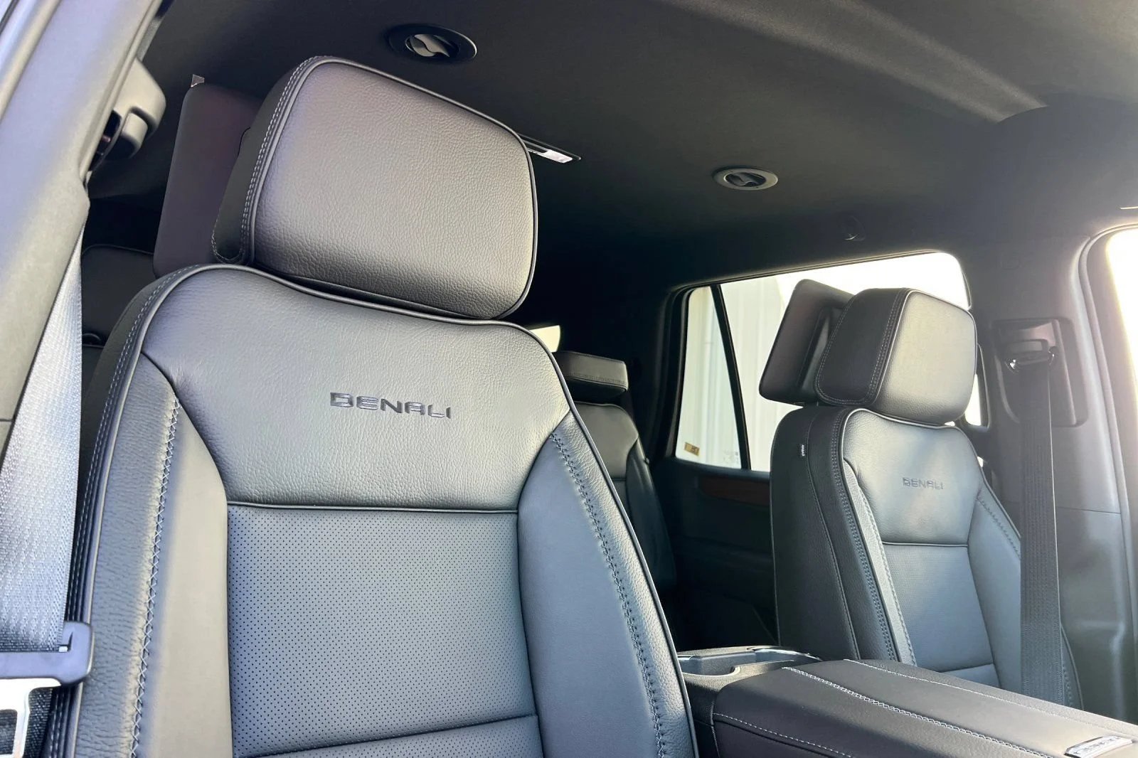 2026 GMC Yukon Denali - Photo 21