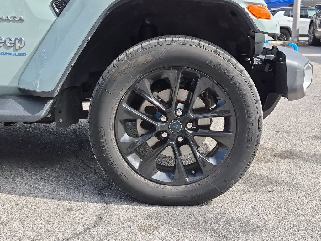 Used 2024 Gray Jeep Sahara 4xe image 28