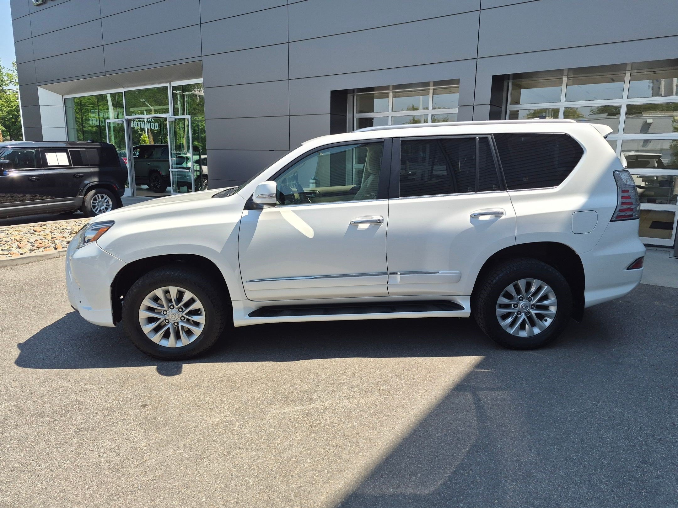 Used 2019 Starfire Pearl Lexus GX 460 image 7