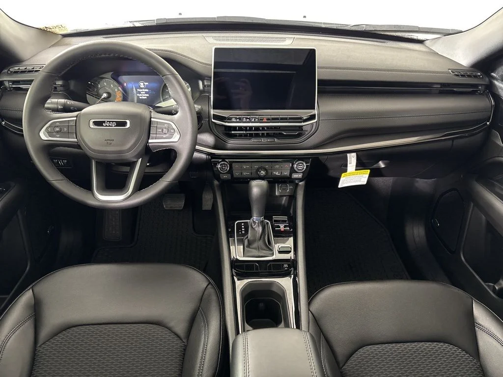 New 2026 White Jeep Latitude image 33