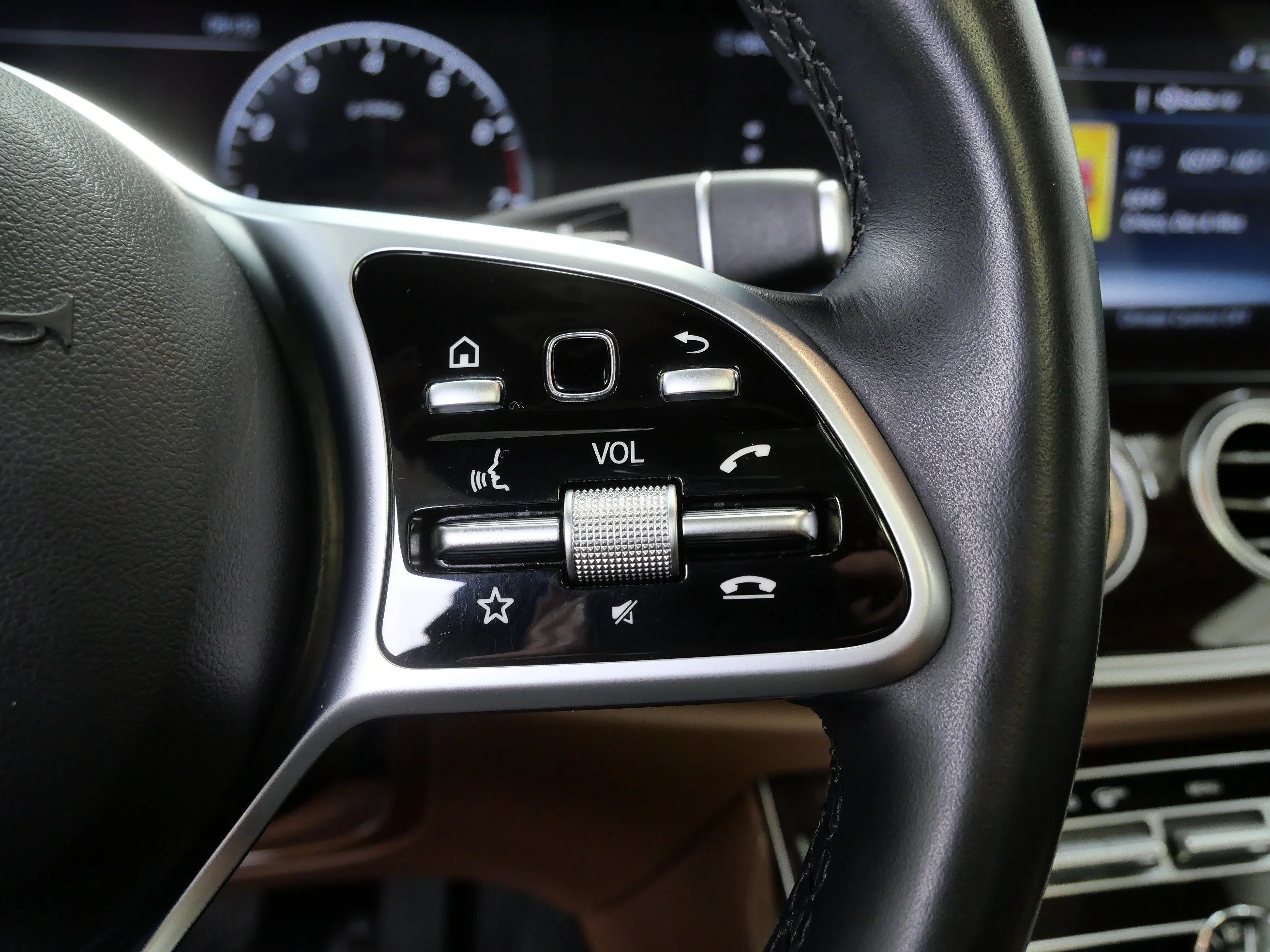 Used 2020 Selenite Grey Metallic Mercedes-Benz E 350 4MATIC® Sedan image 27