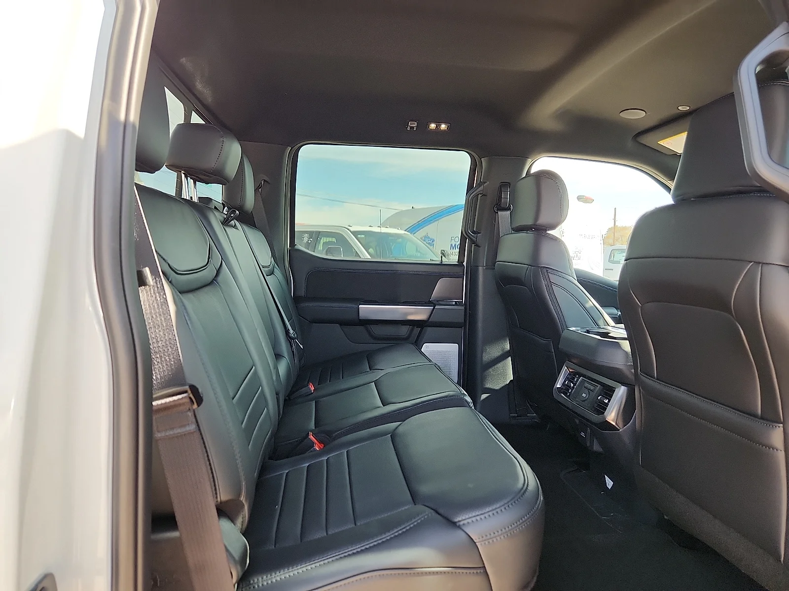 New 2027 Star White Metallic Tri-Coat Ford Platinum image 19