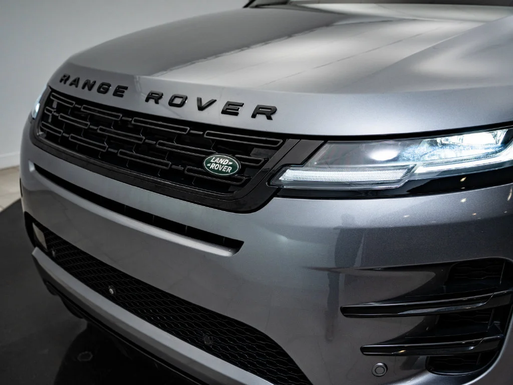 Used 2024 Eiger Gray Metallic Land Rover Dynamic image 16