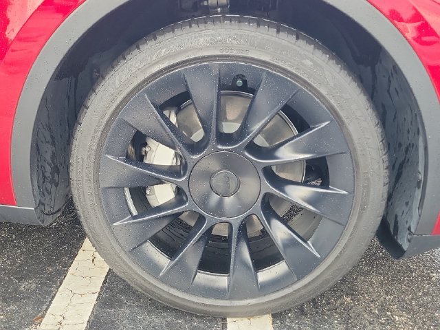 Used 2024  Tesla Long Range image 7