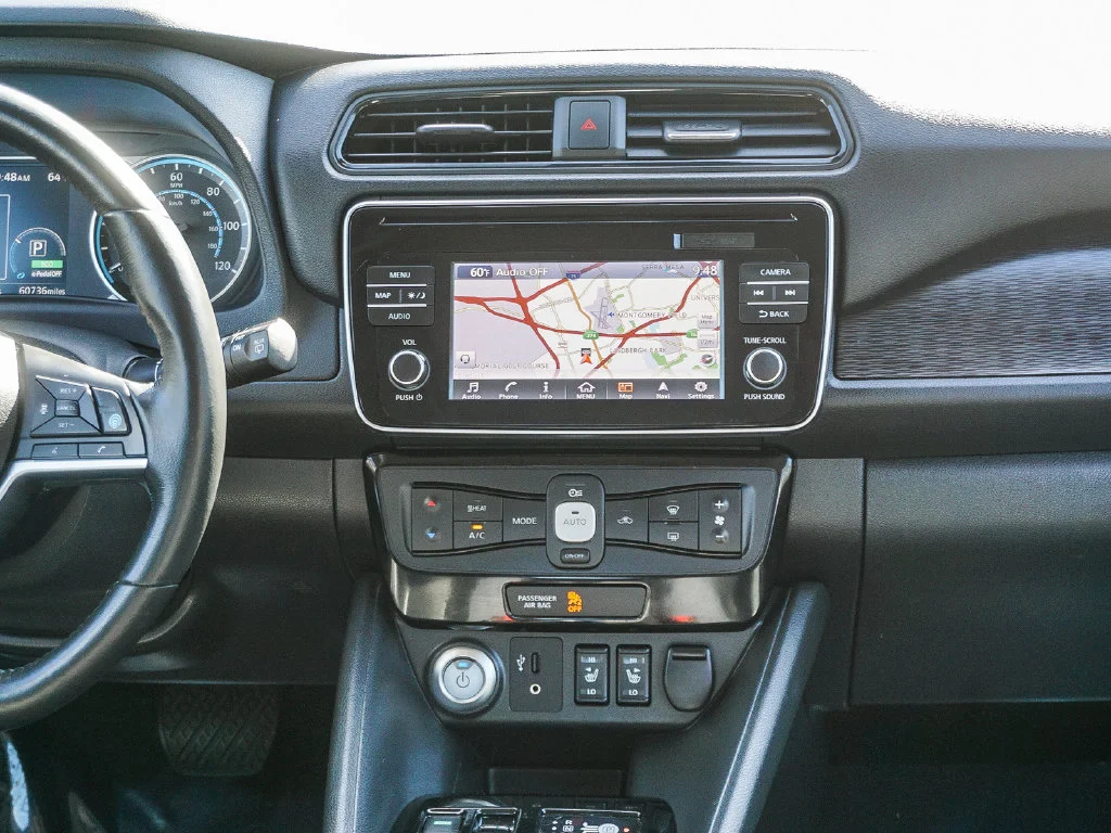 Used 2018 Gray Nissan SL image 16