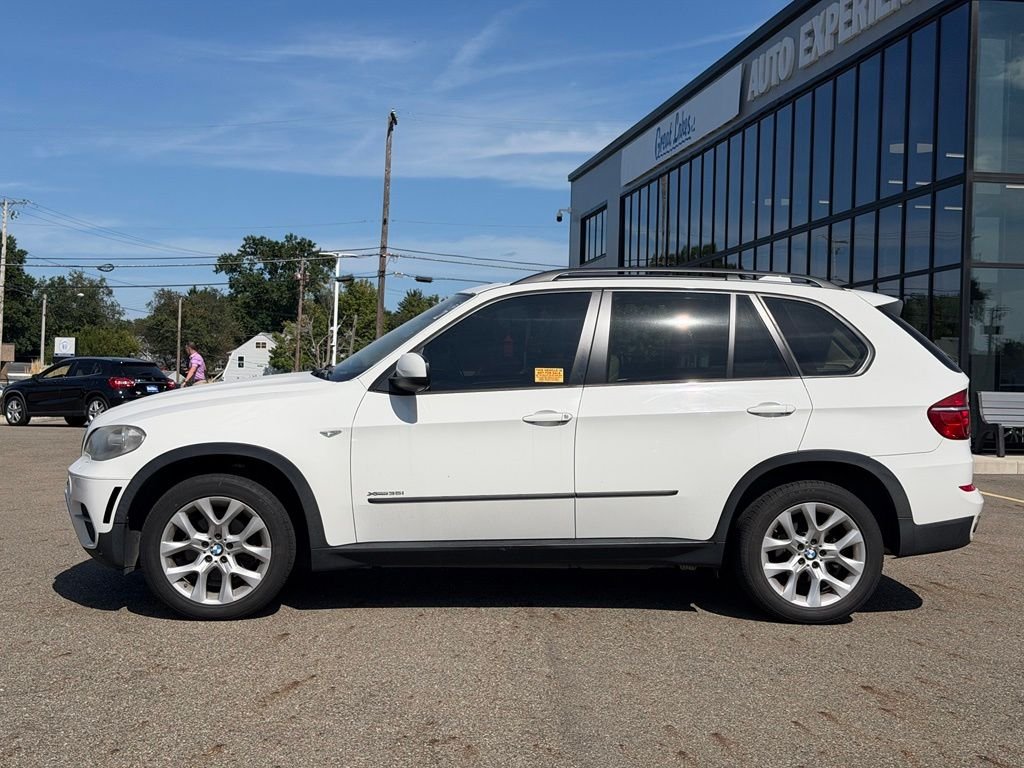 Used 2011 White BMW xDrive35i image 22